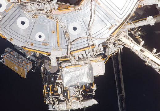 STS116-E-07551