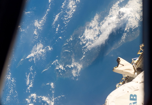 STS116-E-07658