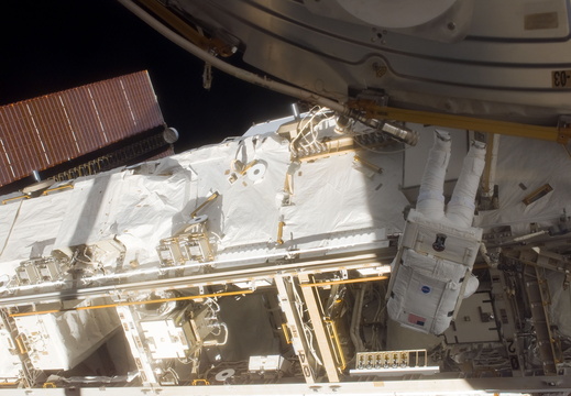 STS116-E-07887