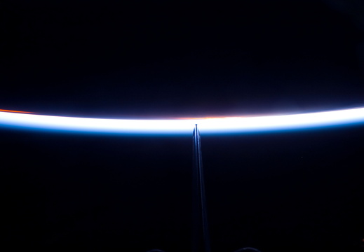 STS116-E-07896