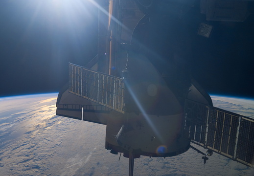 STS116-E-08207
