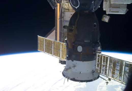 STS116-E-08214