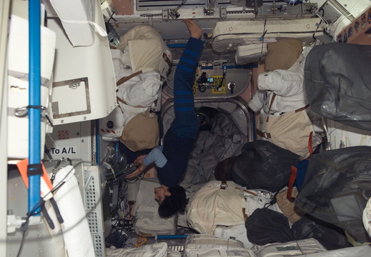 STS117-E-07051