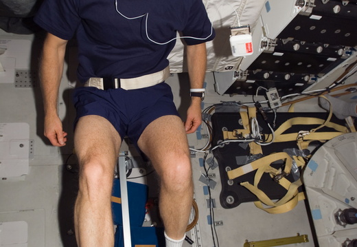 STS117-E-07108