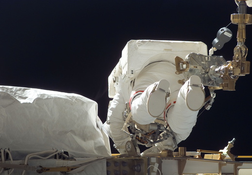 STS117-E-07247
