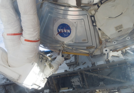STS117-E-07590