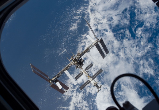 STS117-E-08031