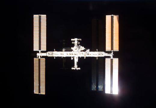 STS117-E-08728