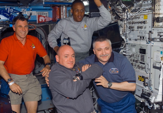 STS118-E-06105