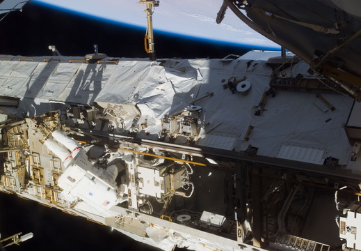STS118-E-07334