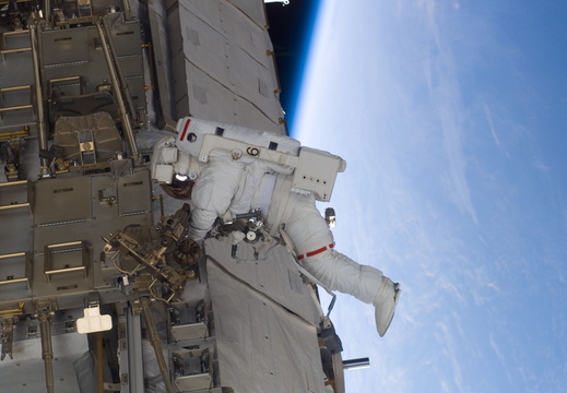 STS118-E-07971