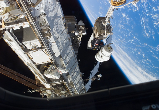 STS118-E-07996