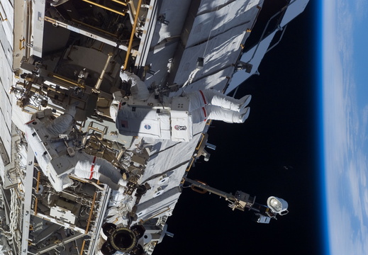 STS118-E-08002