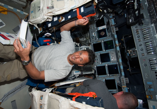 STS119-E-05033