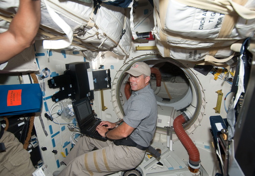 STS119-E-06381