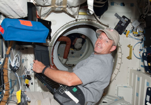 STS119-E-06541