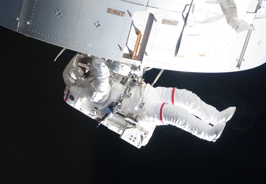 STS119-E-06872
