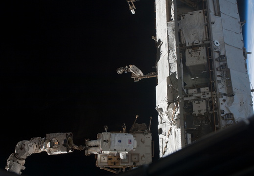 STS119-E-07210