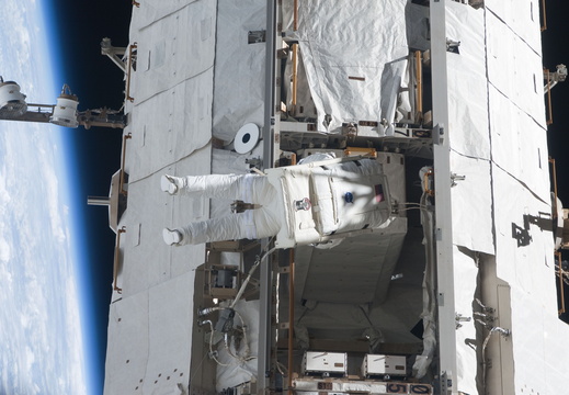 STS119-E-07256