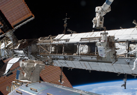 STS119-E-07275