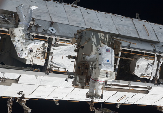 STS119-E-07298
