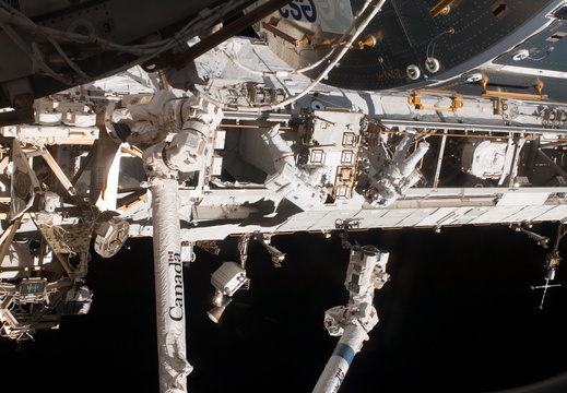 STS119-E-07322