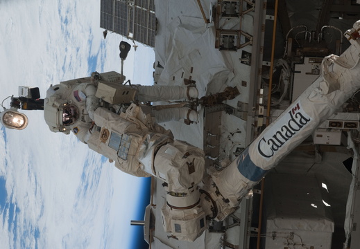 STS119-E-07443