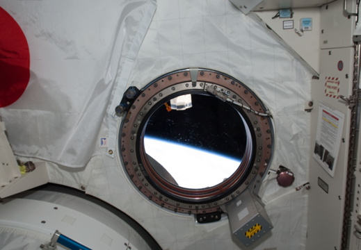 STS119-E-08041