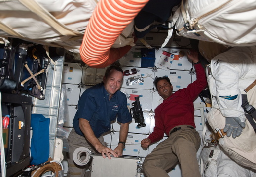 STS119-E-08172
