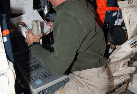 STS119-E-08454