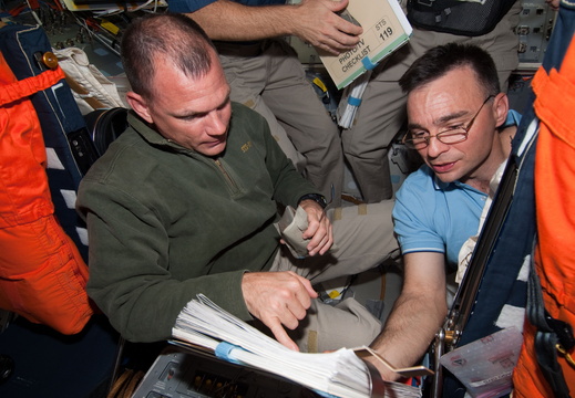 STS119-E-08465