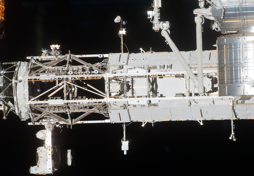 STS119-E-09268