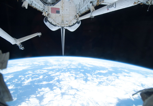 STS119-E-10070