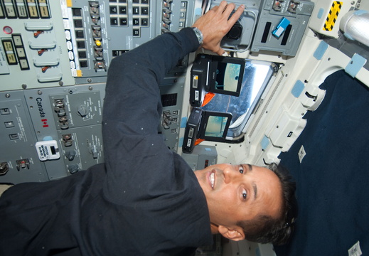 STS119-E-10130