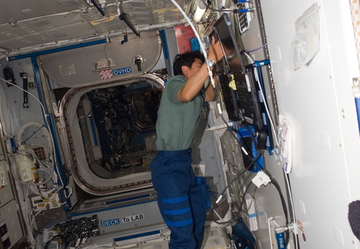 STS123-E-07036