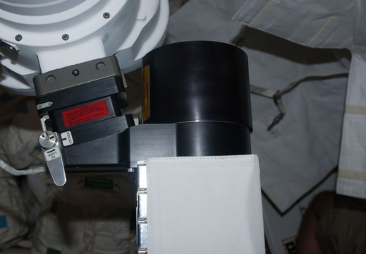 STS126-E-08807
