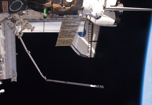 STS126-E-15648