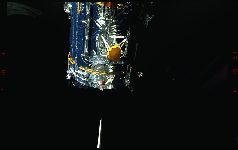 STS031-10-014.jpg