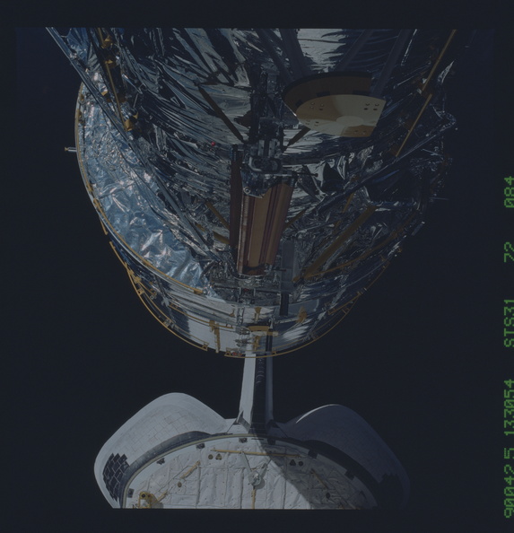 STS031-72-084.jpg