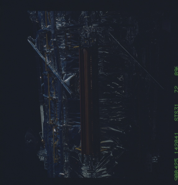 STS031-72-096.jpg