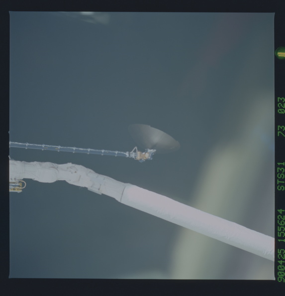 STS031-73-023.jpg