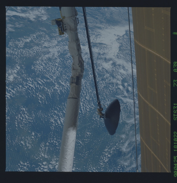 STS031-73-039.jpg