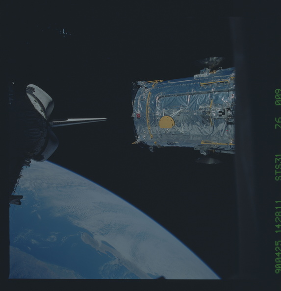 STS031-76-009.jpg