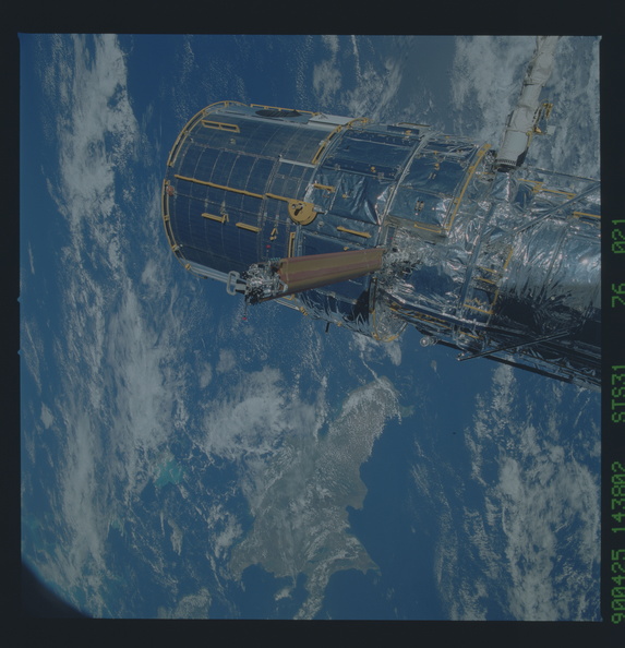 STS031-76-021.jpg