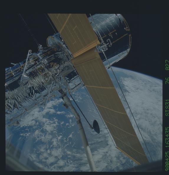 STS031-76-027.jpg