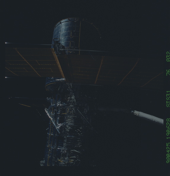STS031-76-032.jpg
