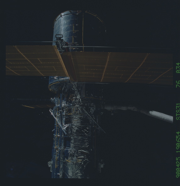 STS031-76-034.jpg