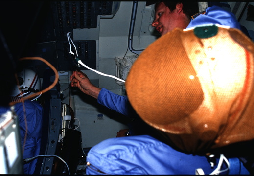 STS61C-01-002