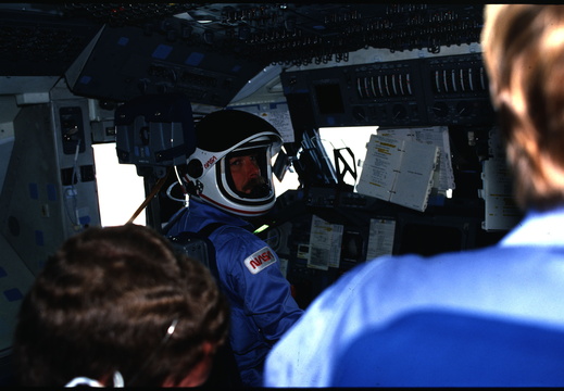 STS61C-01-005
