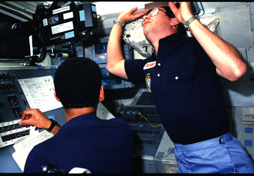 STS61C-02-005